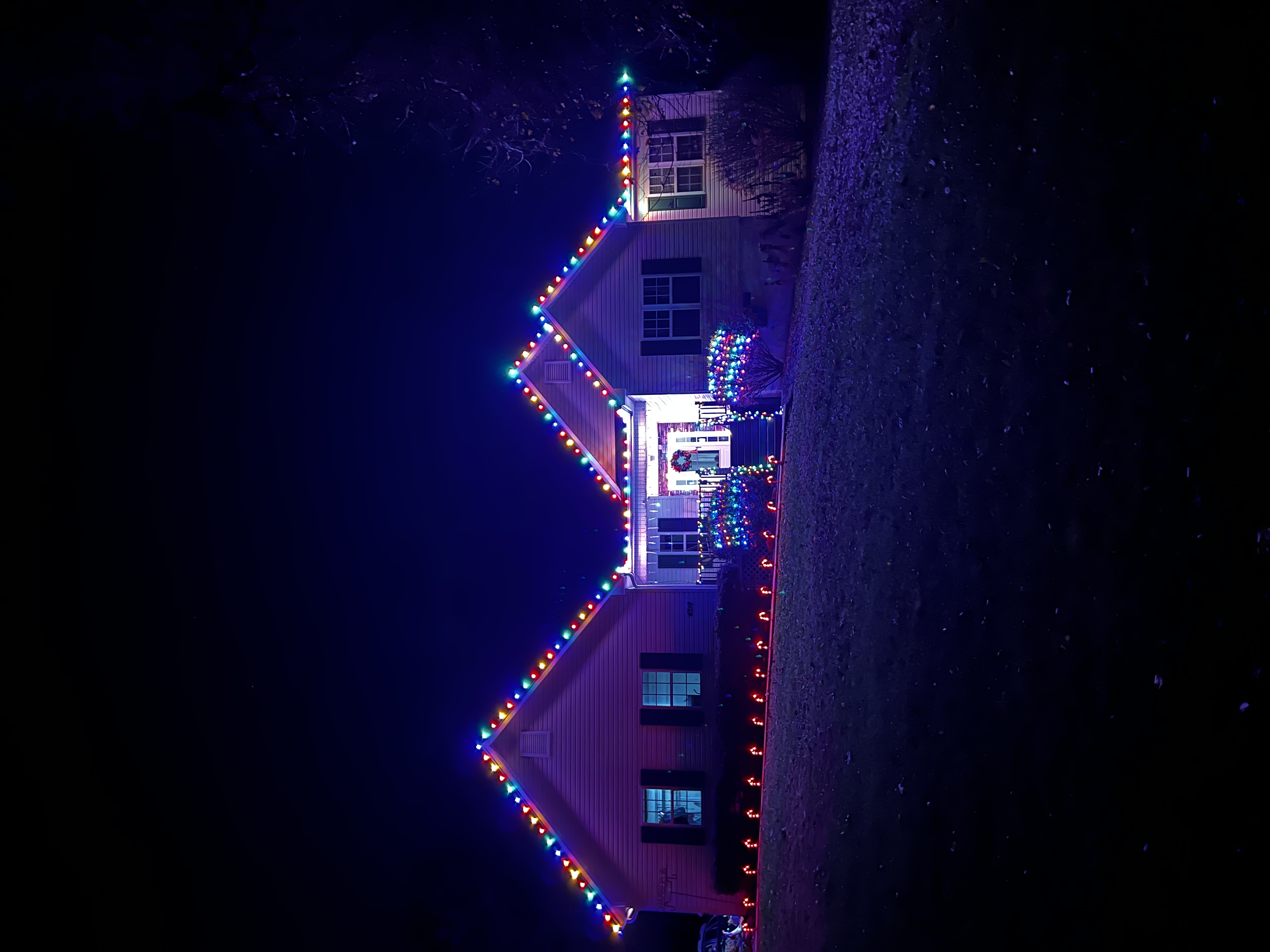 A Festive Glow in Gainesville: A Christmas Light Wonderland